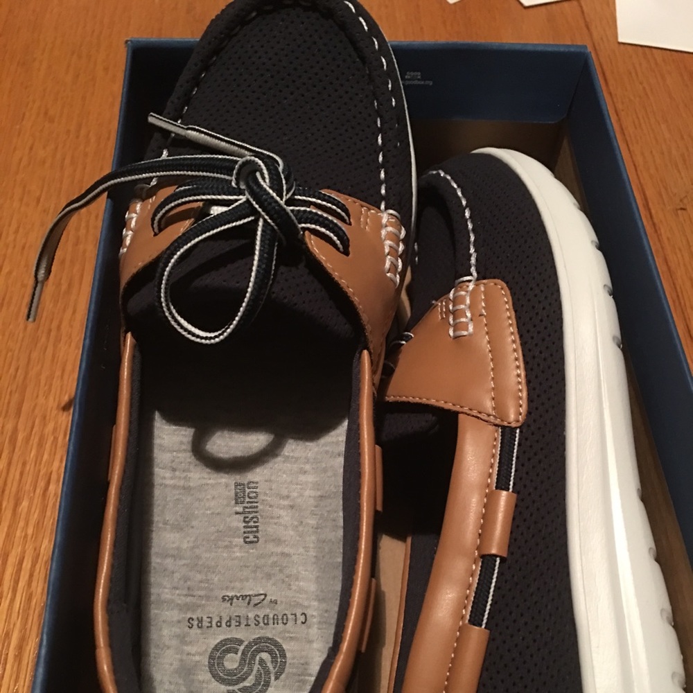 CLARK’s Cloudsteppers SHOES
